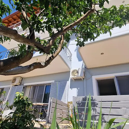Cornerstones Rooms Himare Exterior photo